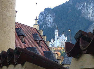 Contempoary Architecture in Germany For filming private properties interior or exterior, often a permission is needed. Your local fixer will take care for it.